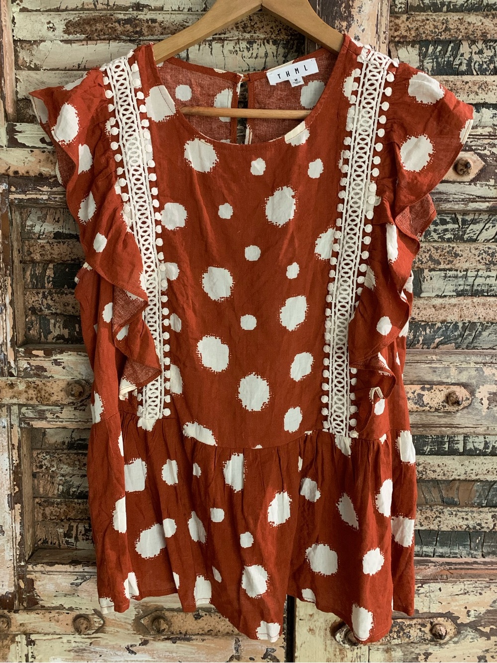 THML Rust Peplum Flutter Sleeve Top Boho Crochet Ruffle Trim Cream Polka Dots, M